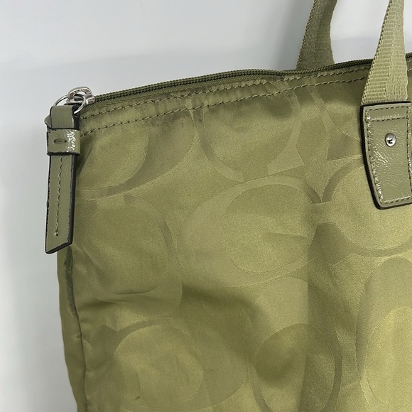 Coach 77322 Sage Green Getaway Signature Nylon Travel Shoulder Zip Tote Bag - Picture 3 of 13